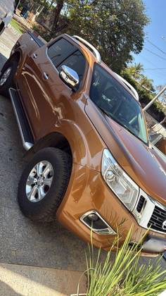 NISSAN FRONTIER 2.3 16V TURBO DIESEL LE CD 4X4 AUTOMÁTICO NISSAN FRONTIER 2.3 16V TURBO DIESEL LE CD 4X4 AUTOMÁTICO